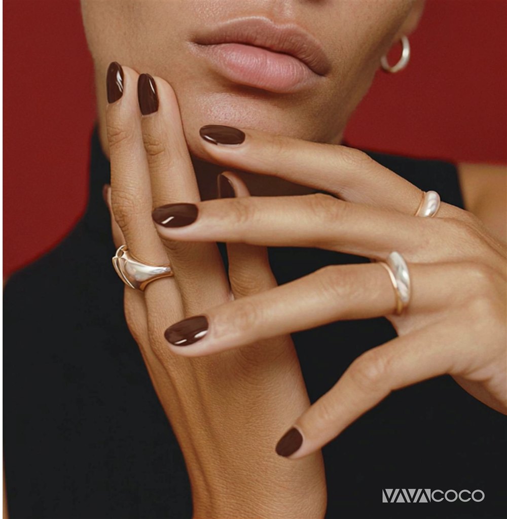 Model showcasing VAVACOCO trend-focused nail design