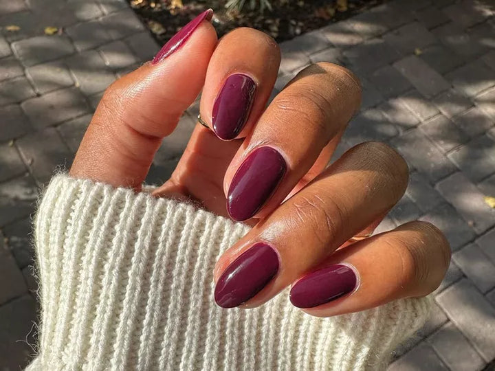 TikTok Is Obsessed With This "Cherry Mocha" Nail Polish